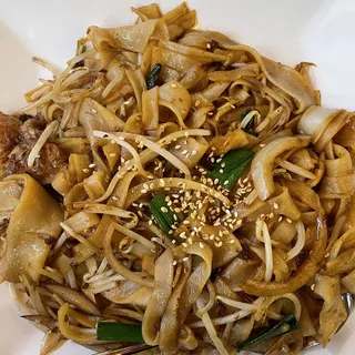 Stir Fried XO Sauce Beef Flat Rice Noodles