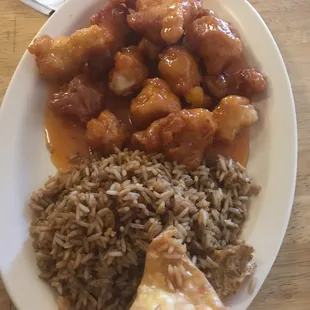 Orange chicken lunch combo