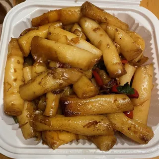 L5. Rice Noodle Roll Pot with XO Sauce XO