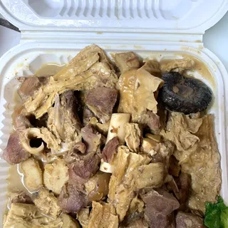 R10. Braised Lamb Stew with Bean Curd in Pot