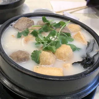 G3. Fish Combo Rice Noodle in Fish Broth ()