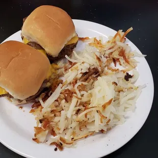 Double cheeseburger and homefries