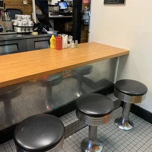 sushi and sashimi, interior