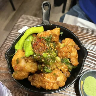 Yu-Lin-Chi (Fried Chicken with Sweet & Spicy Sauce) 🥡