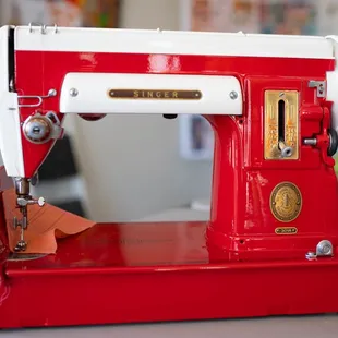 Se refurbish beautiful vintage machines and bring them back to life with a little flair! Contact us to buy.