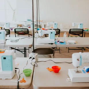 We have a full range of sewing classes for the beginner, intermediate sewist and beyond! We offer quilting, knitting, garment classes + more