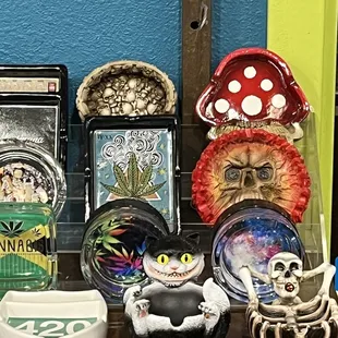 Cool ashtrays!