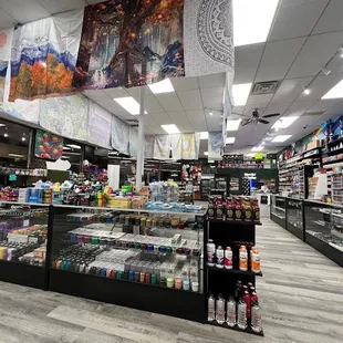 Hippie Hut Smoke Shop - Sawmill