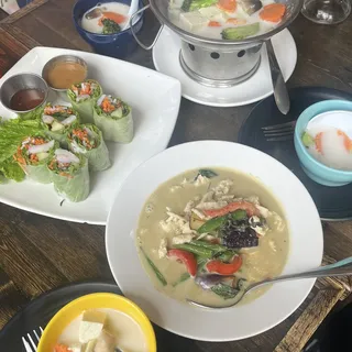 4. Fresh Spring Roll with Shrimp