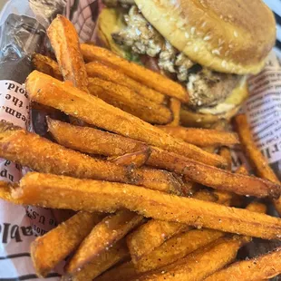Hippo Chicken sandwich w/ Sweet Potato French Fries
