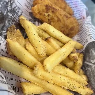 Kid&apos;s Chicken Strips w/ fries