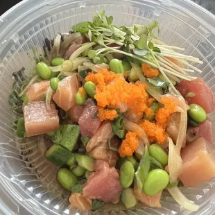 Large Bowl (3 Scoops) with salmon, albacore, &amp; tuna.