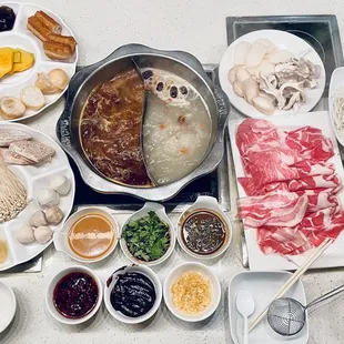 All-you-can-eat hotpot (Half/Half)