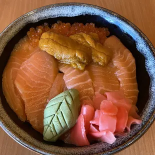 鮭いくらウニ丼-Salmon Uni Salmon Roe Don