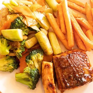 LK-15. Salmon Teppanyaki