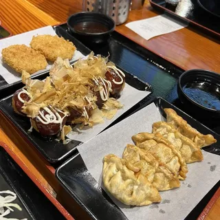 G1. Fried Gyoza 5 PCS (Dumpling)