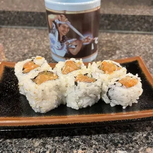 Spicy salmon roll