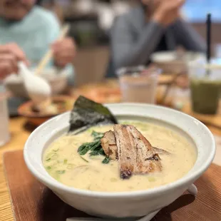 Tonkotsu Ramen - AMAZINGGGG BROTH!