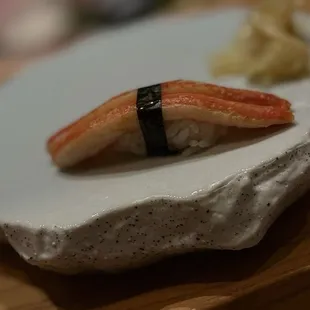 Hokkaido crab nigiri and it was so juicy