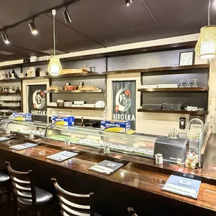 sushi and sashimi, interior