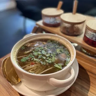 Tom Kha