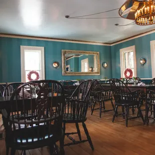 Dining in The Blue Room at The Buxton Inn