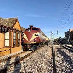 11/30/22: all aboard!