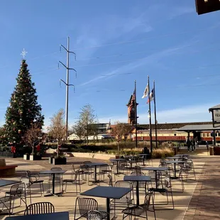 11/30/22: outdoor seating outside of Harvest Hall