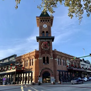 11/30/22: visitor's center