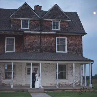 This is in front of the General's house.