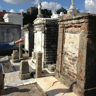 Dave describing the historical significance if some of the graves.