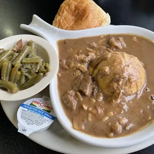 Beef Noodles with Mashed Potatoes and Green Beans.