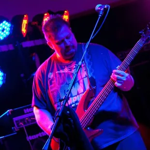 BILL THOMPSON 
performing live music on the weekends throughout the year!