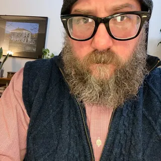 Lee S.