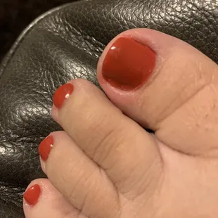 my gel pedicure done today (10/6/21) but my big toe pilling off. I went there due the rating on Yelp. Service is great but quality is crap.