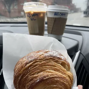 Iced vanilla latte, Hot vanilla latte, and a chocolate croissant