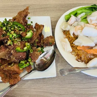 Seafood Crispy Noodles