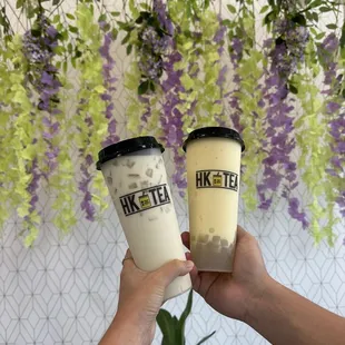 Mango smoothie on the right and chrysanthemum milk tea on the left