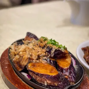 egg plant in sizzling plate