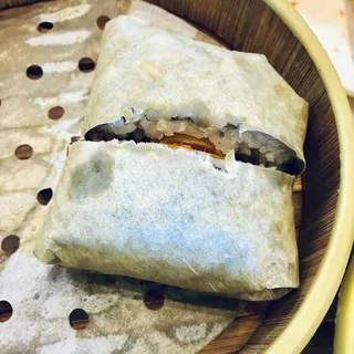 Steamed Sticky Rice in Lotus Leaf