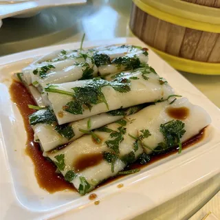 Cilantro Rice Noodle Rolls