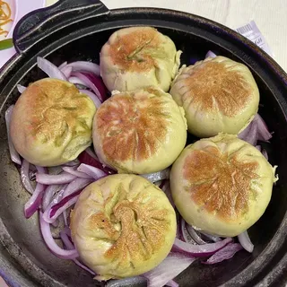 Pan Fried Dumpling Filled with Chives & Chive