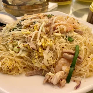 Thai Style Fried Vermicelli
