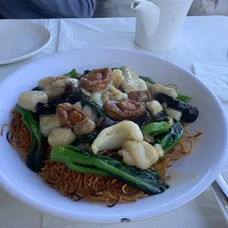 House Pan-seared Noodle w/Abalone &sea Cucumber