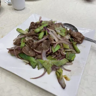 Sauteed Sliced Lamb w/ Shallot & Scallion