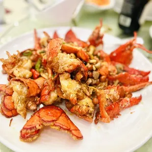 Sauteed Lobster Spicy Peninsula Style (w/ Peanut).. 4/5