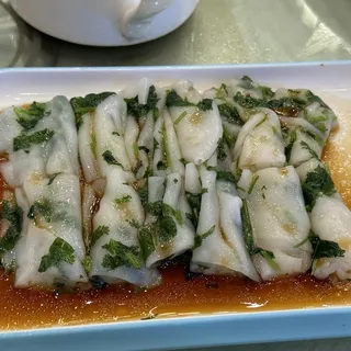 Cilantro Rice Noodle Rolls