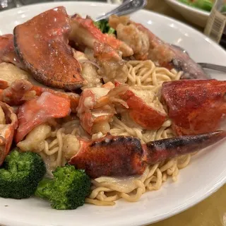 Stir-Fried Lobster Noodle