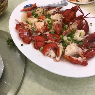 Sauteed Lobster Spicy Peninsula Style (w/ Peanut)