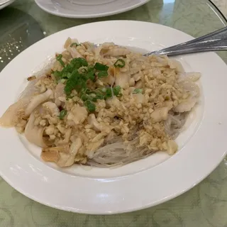 Steamed Giant Clam w/ Garlic